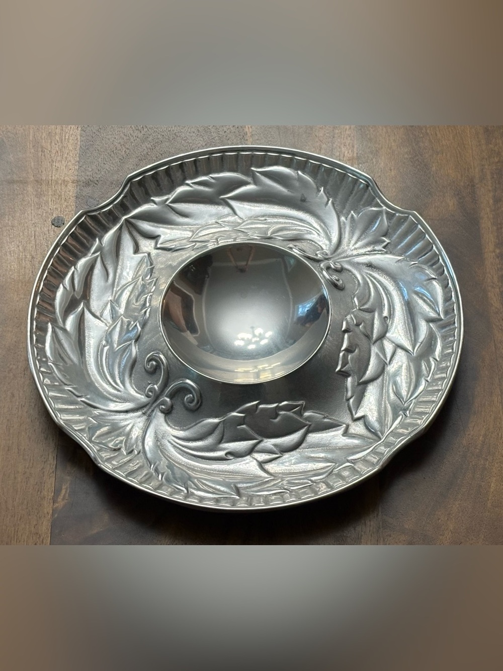 VTG Wilton Co. Armetale “Acanthus” Pattern Chip/Dip Serving Platter 13-1/2in Dia